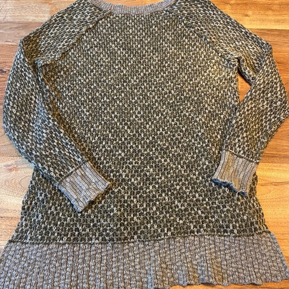 Grace and Lace sweater size Medium - Picture 2 of 5